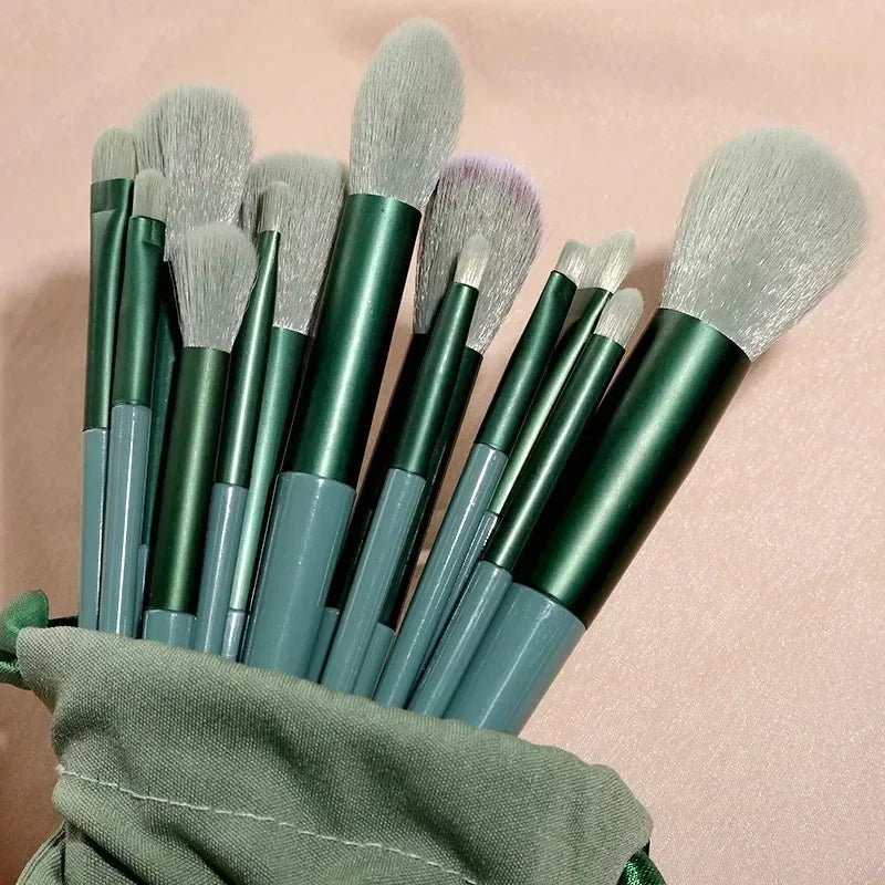 Set de 22 Brochas de Maquillaje Profesional para Rostro y Ojos